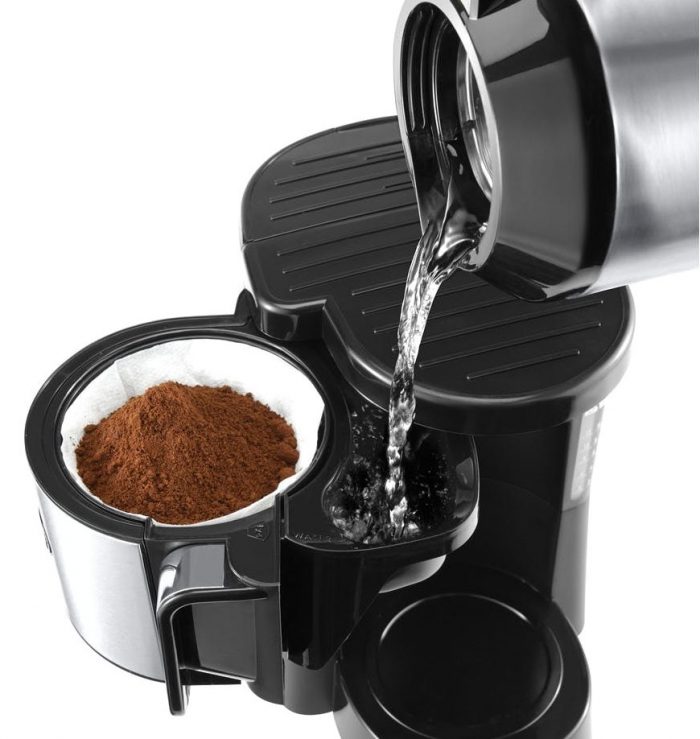 Кофеварка — машина, предназначенная для приготовления кофе. В нее нужно насыпать кофе и добавить горячей воды