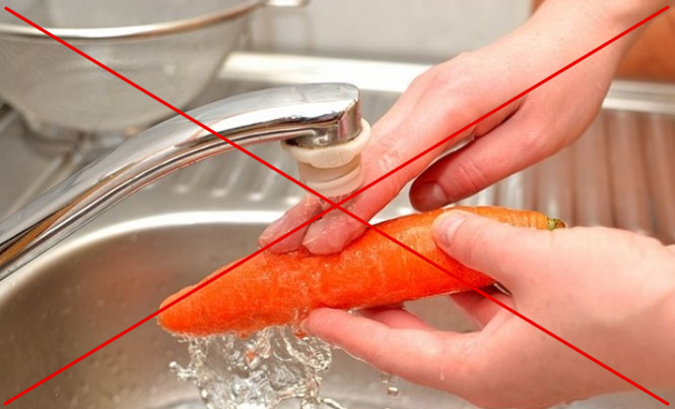 Чтобы морковь сохранилась надолго, мыть ее нельзя.