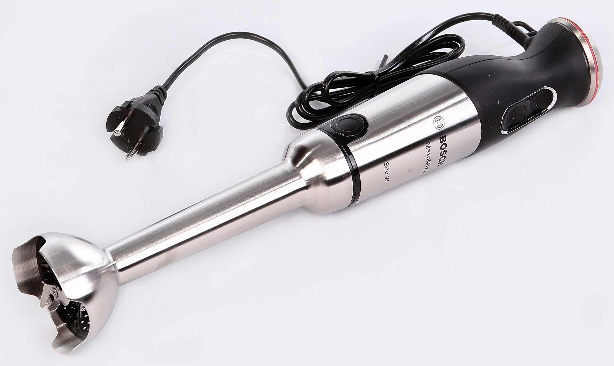 Ручной аппарат просто устроен — это ручка с мотором, сменная насадка и электропровод с вилкой